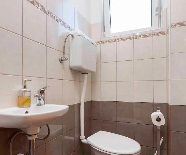 Apartament 9 *