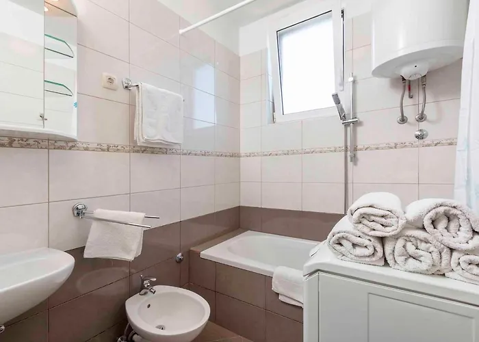 Apartament 9 *