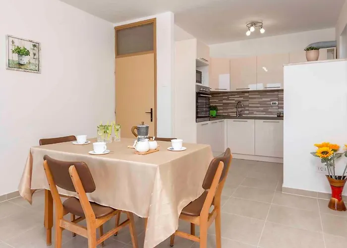 Apartament 9 *